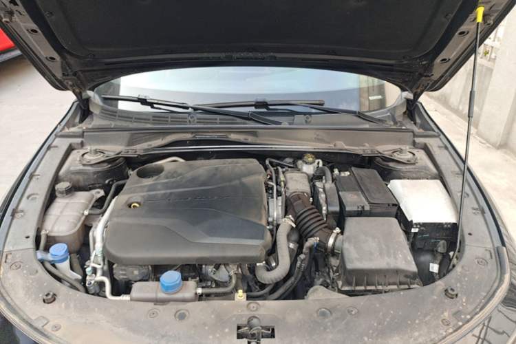 Used CHANGAN UNI-V 2023 1.5T Prestige Model Engine Bay