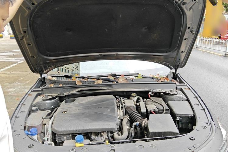 Used CHANGAN UNI-V 2023 1.5T Prestige Model Engine Bay