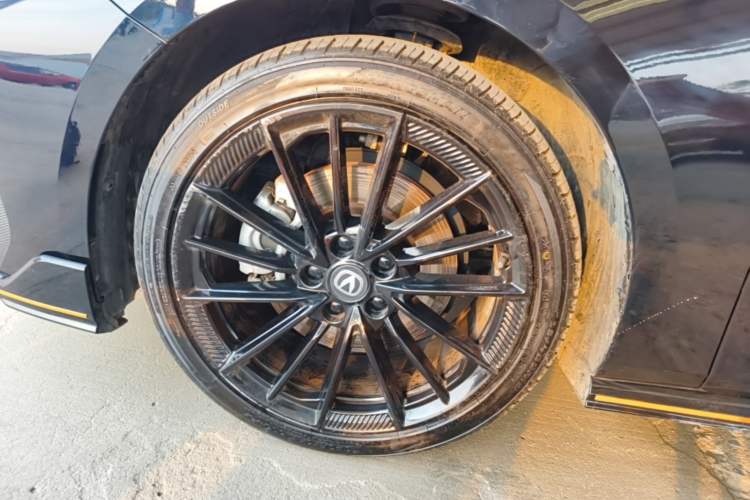 Used CHANGAN UNI-V 2023 2.0T Leading-Speed Edition Exterior 4