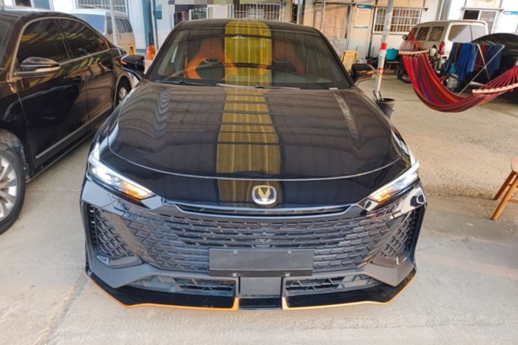 Used CHANGAN UNI-V 2023 2.0T Leading-Speed Edition Front