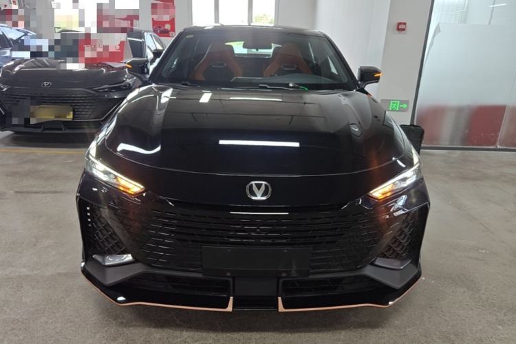Used CHANGAN UNI-V 2023 2.0T Sport Edition Front