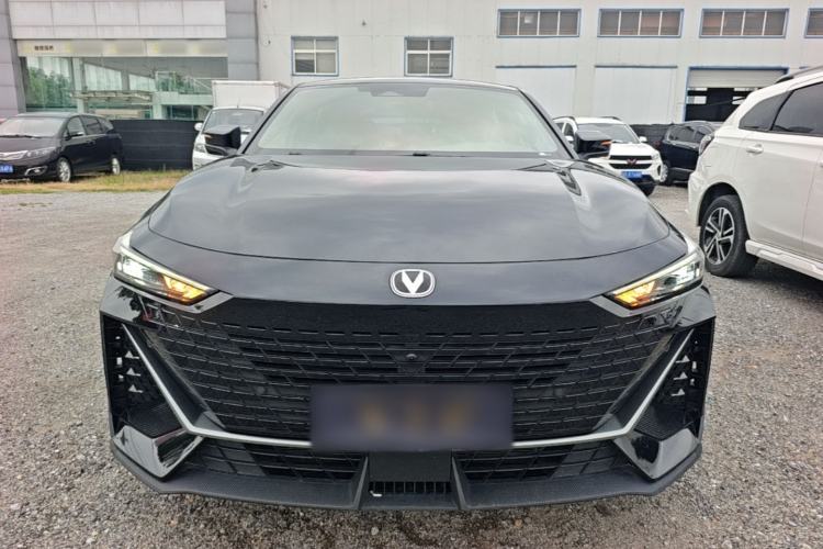 Used CHANGAN UNI-V 2023 1.5T Prestige Model Front