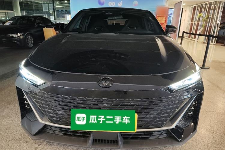 Used CHANGAN UNI-V 2023 1.5T Prestige Model Front