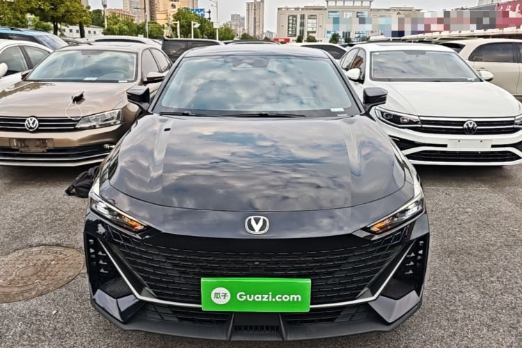 Used CHANGAN UNI-V 2023 1.5T Prestige Model Front