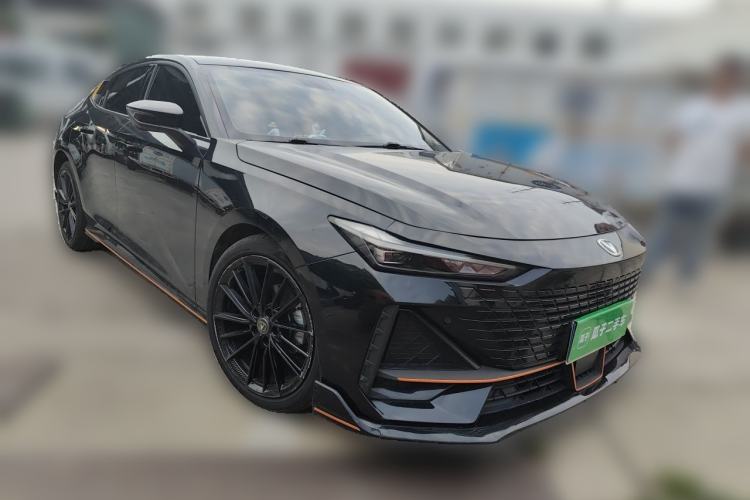 Used CHANGAN UNI-V 2023 1.5T Sport Edition Front Right 45 Deg