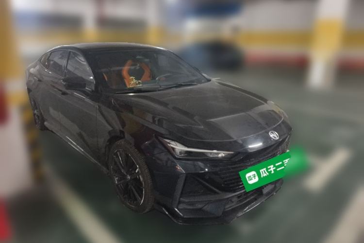 Used CHANGAN UNI-V 2023 1.5T Sport Edition Front Right 45 Deg