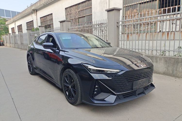 Used CHANGAN UNI-V 2023 1.5T Prestige Model Front Right 45 Deg