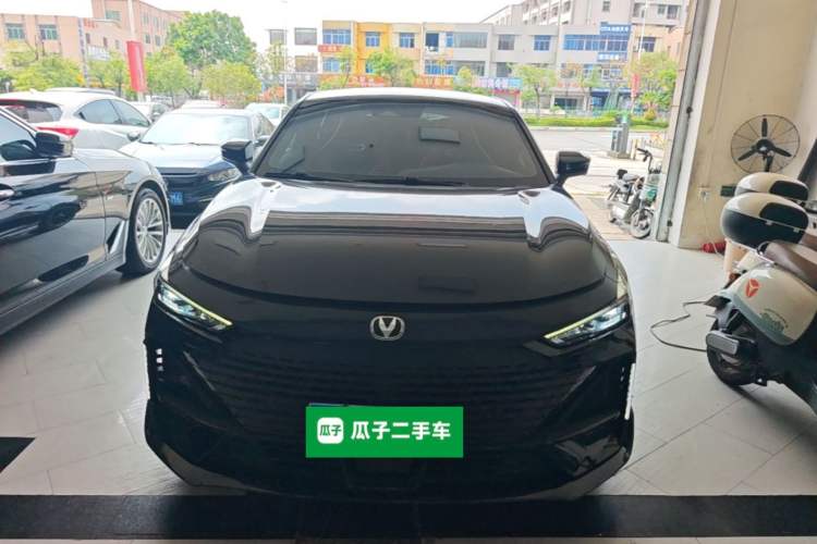 Used CHANGAN UNI-V 2023 1.5T Sport Edition Front