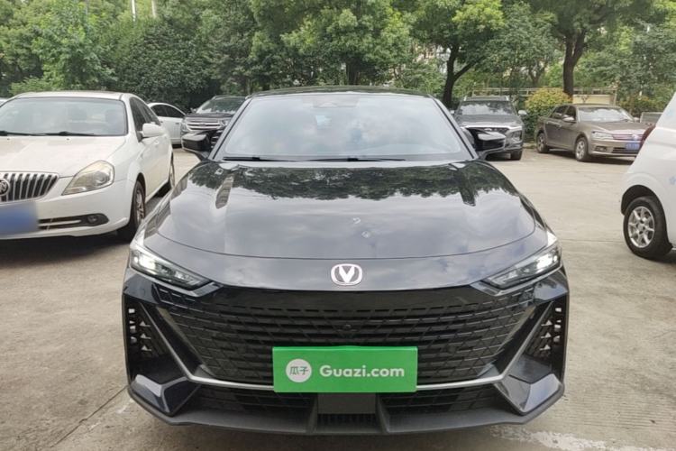 Used CHANGAN UNI-V 2023 1.5T Prestige Model Front