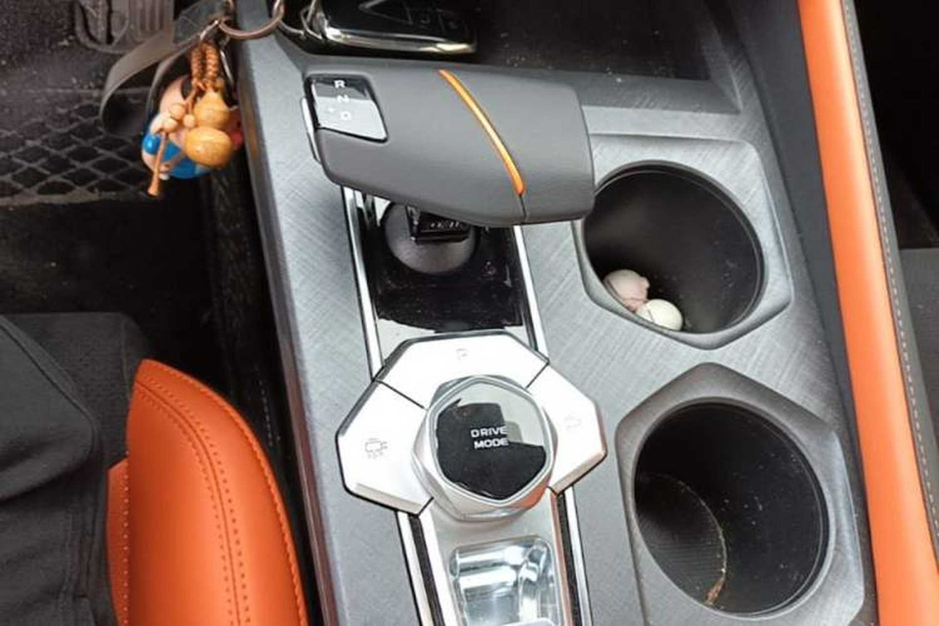 Used CHANGAN UNI-V 2023 1.5T Sport Edition Gear Lever