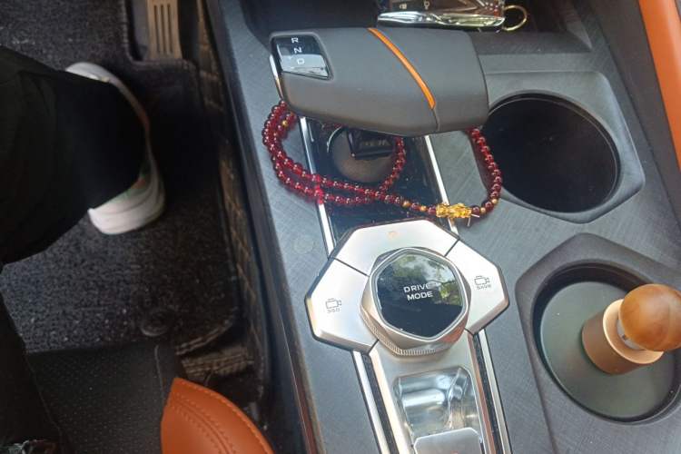 Used CHANGAN UNI-V 2023 1.5T Sport Edition Gear Lever