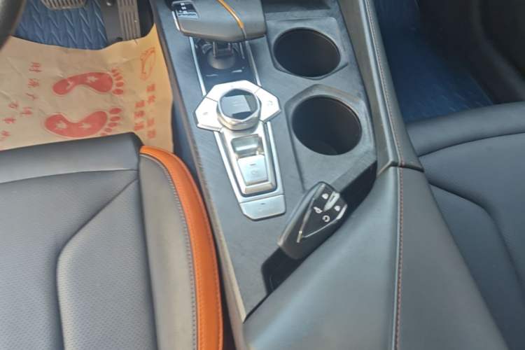 Used CHANGAN UNI-V 2023 1.5T Prestige Model Gear Lever