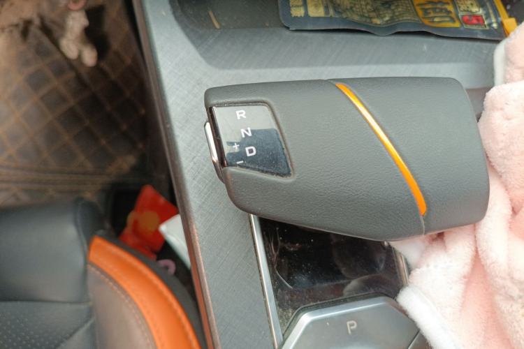 Used CHANGAN UNI-V 2023 1.5T Prestige Model Gear Lever