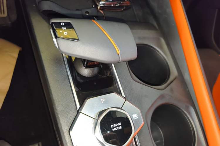 Used CHANGAN UNI-V 2023 2.0T Leading-Speed Edition Gear Lever