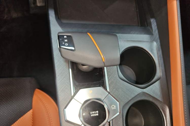 Used CHANGAN UNI-V 2023 2.0T Sport Edition Gear Lever