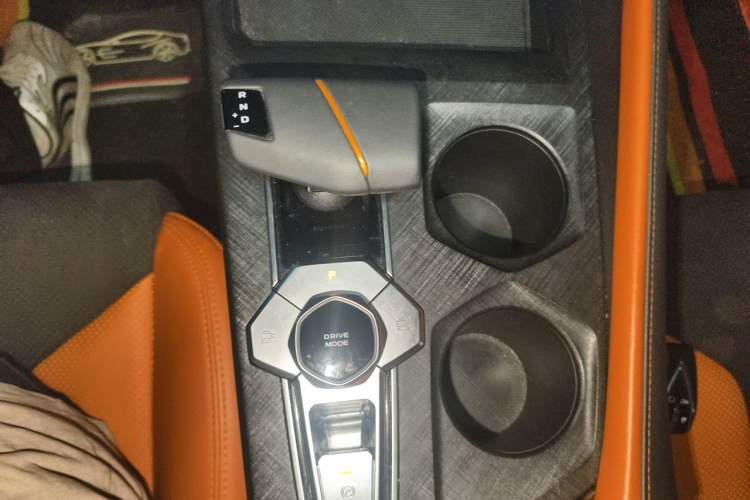 Used CHANGAN UNI-V 2023 1.5T Sport Edition Gear Lever