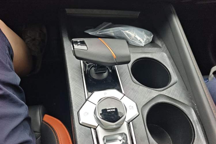 Used CHANGAN UNI-V 2023 1.5T Prestige Model Gear Lever