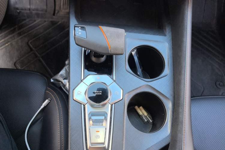 Used CHANGAN UNI-V 2023 1.5T Sport Edition Gear Lever