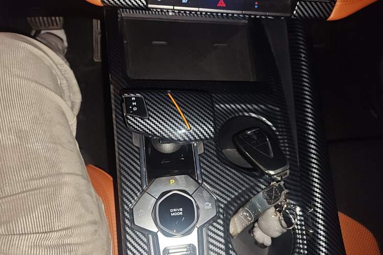 Used CHANGAN UNI-V 2023 1.5T Sport Edition Gear Lever