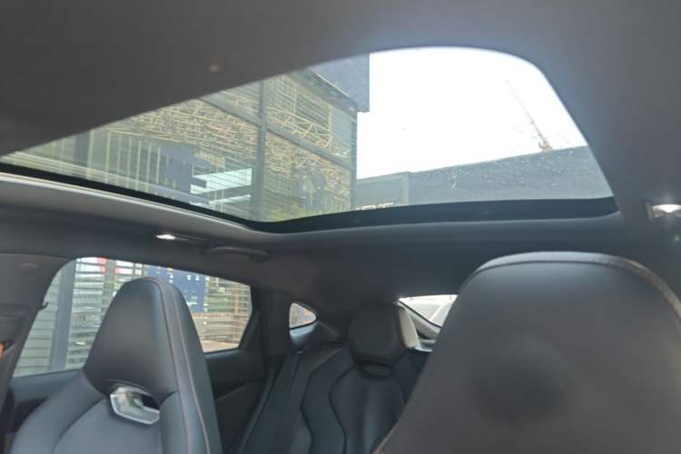 Used CHANGAN UNI-V 2023 1.5T Prestige Model Headliner