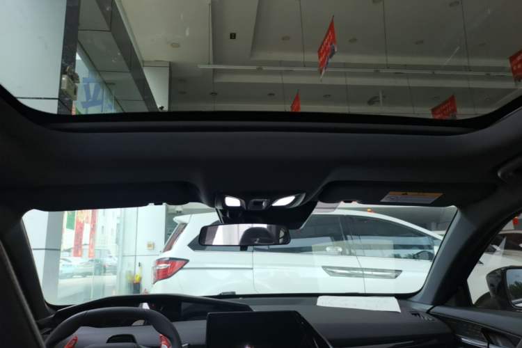 Used CHANGAN UNI-V 2023 1.5T Prestige Model Headliner