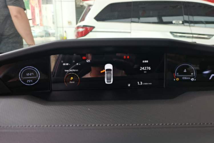 Used CHANGAN UNI-V 2023 1.5T Prestige Model Instrument Cluster