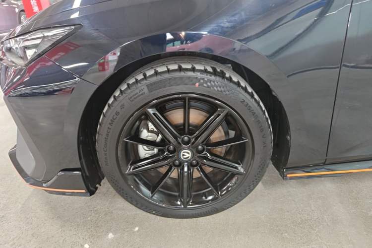 Used CHANGAN UNI-V 2023 2.0T Sport Edition Left Front Wheel Hub
