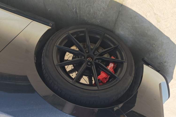Used CHANGAN UNI-V 2023 1.5T Sport Edition Left Front Wheel Hub