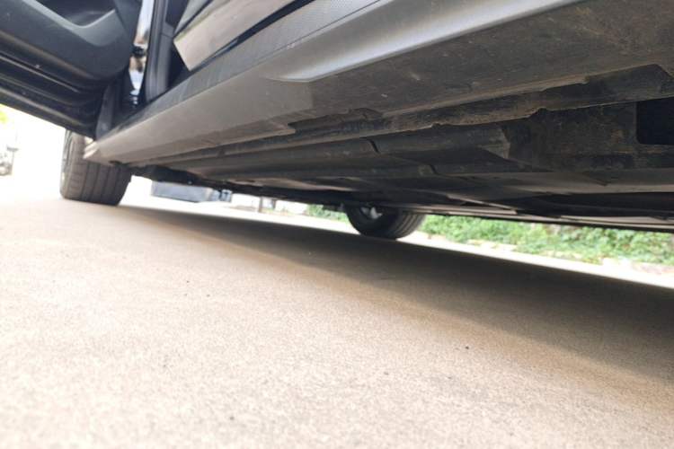 Used CHANGAN UNI-V 2023 1.5T Prestige Model Left Side Sill