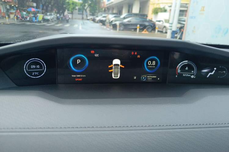 Used CHANGAN UNI-V 2023 1.5T Prestige Model Odometer Close Up