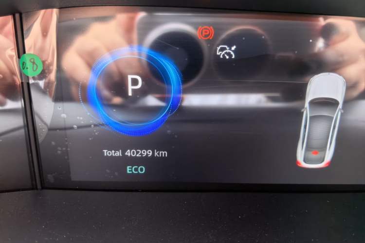 Used CHANGAN UNI-V 2023 1.5T Sport Edition Odometer Close Up