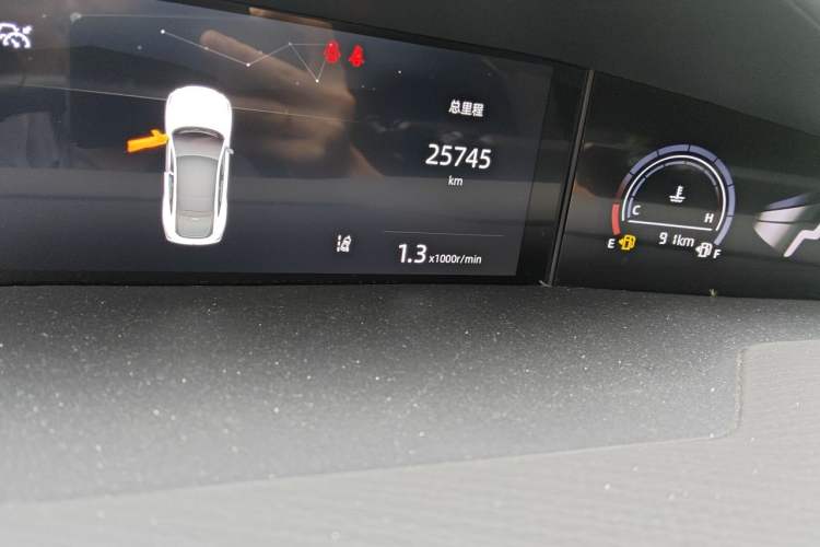 Used CHANGAN UNI-V 2023 1.5T Prestige Model Odometer Close Up