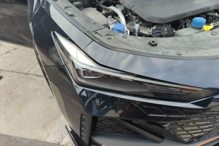 Used CHANGAN UNI-V 2023 1.5T Sport Edition Right Front Headlight