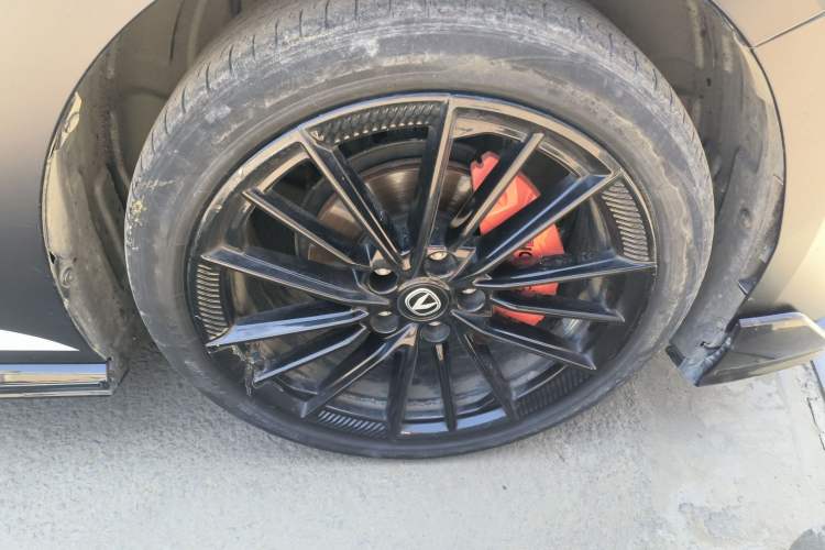 Used CHANGAN UNI-V 2023 1.5T Sport Edition Right Front Wheel Hub