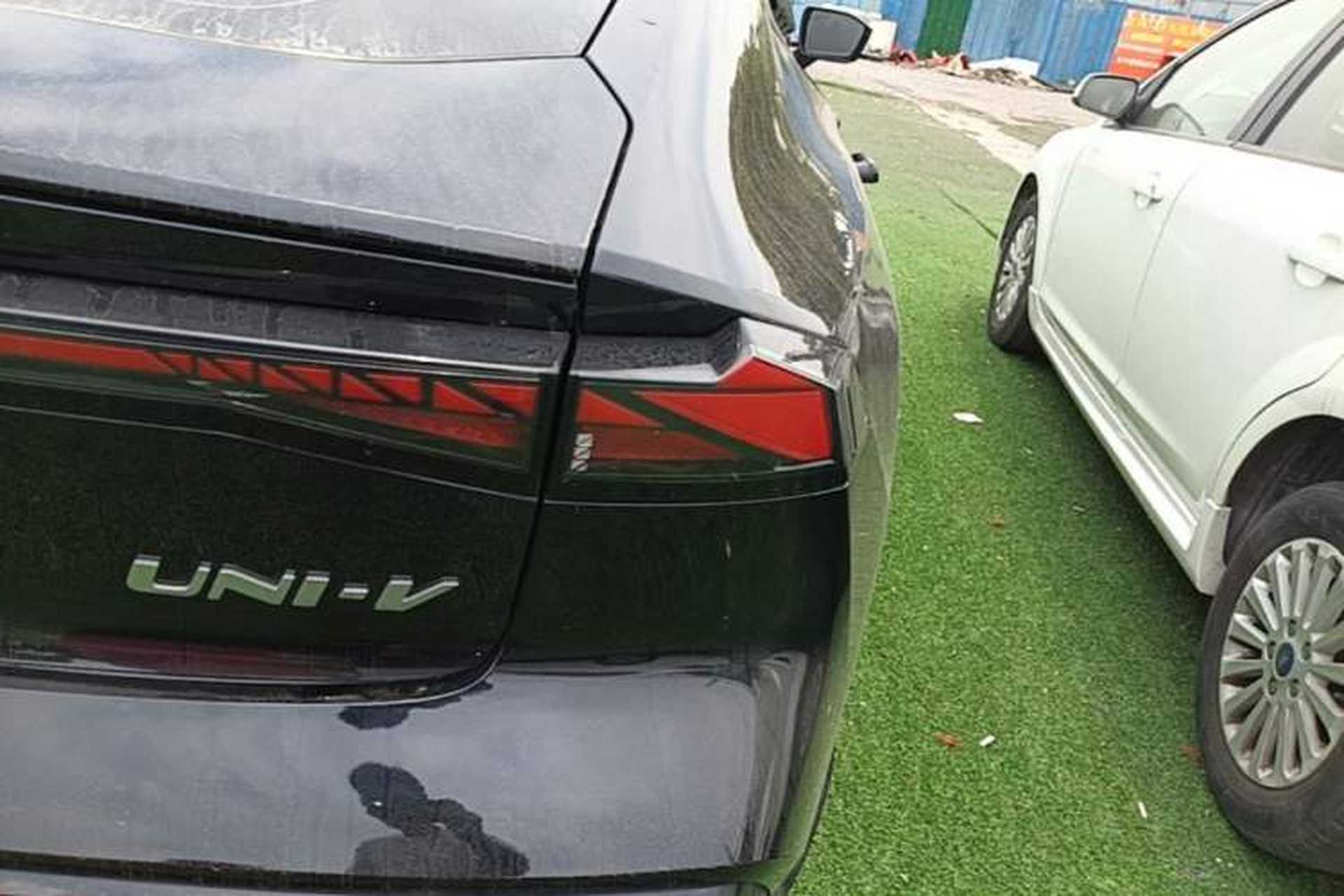 Used CHANGAN UNI-V 2023 1.5T Sport Edition Right Rear Taillight