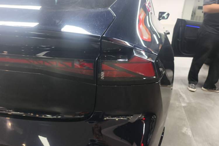 Used CHANGAN UNI-V 2023 1.5T Sport Edition Right Rear Taillight
