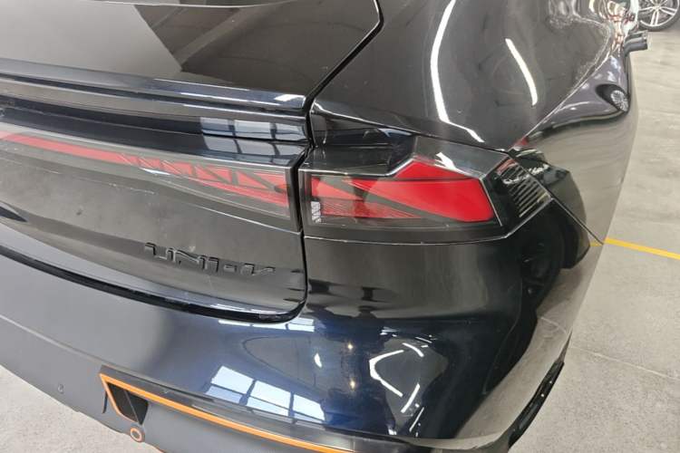 Used CHANGAN UNI-V 2023 2.0T Sport Edition Right Rear Taillight