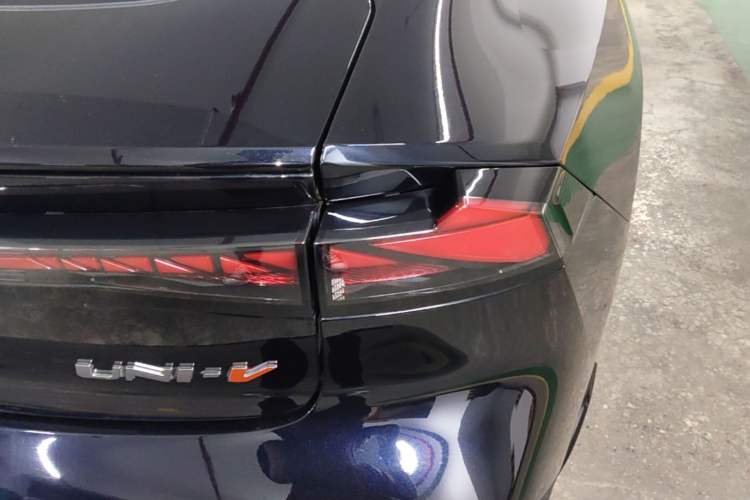 Used CHANGAN UNI-V 2023 1.5T Sport Edition Right Rear Taillight