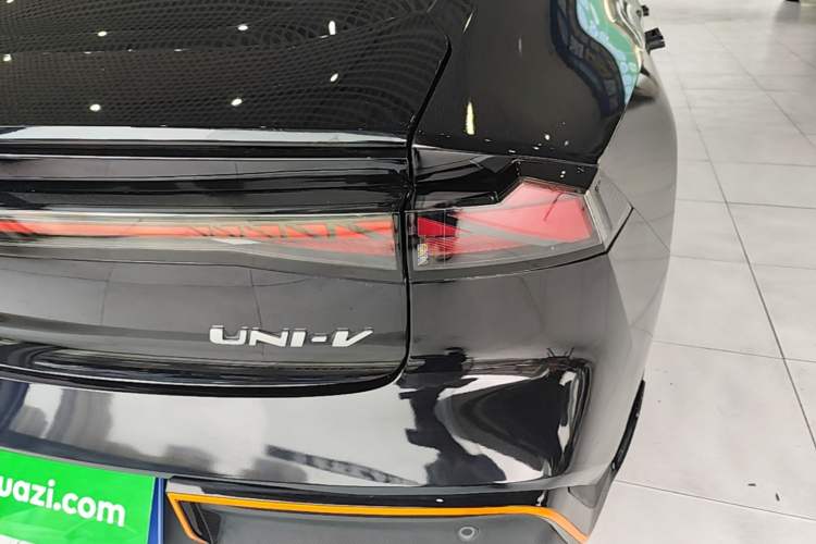 Used CHANGAN UNI-V 2023 1.5T Sport Edition Right Rear Taillight