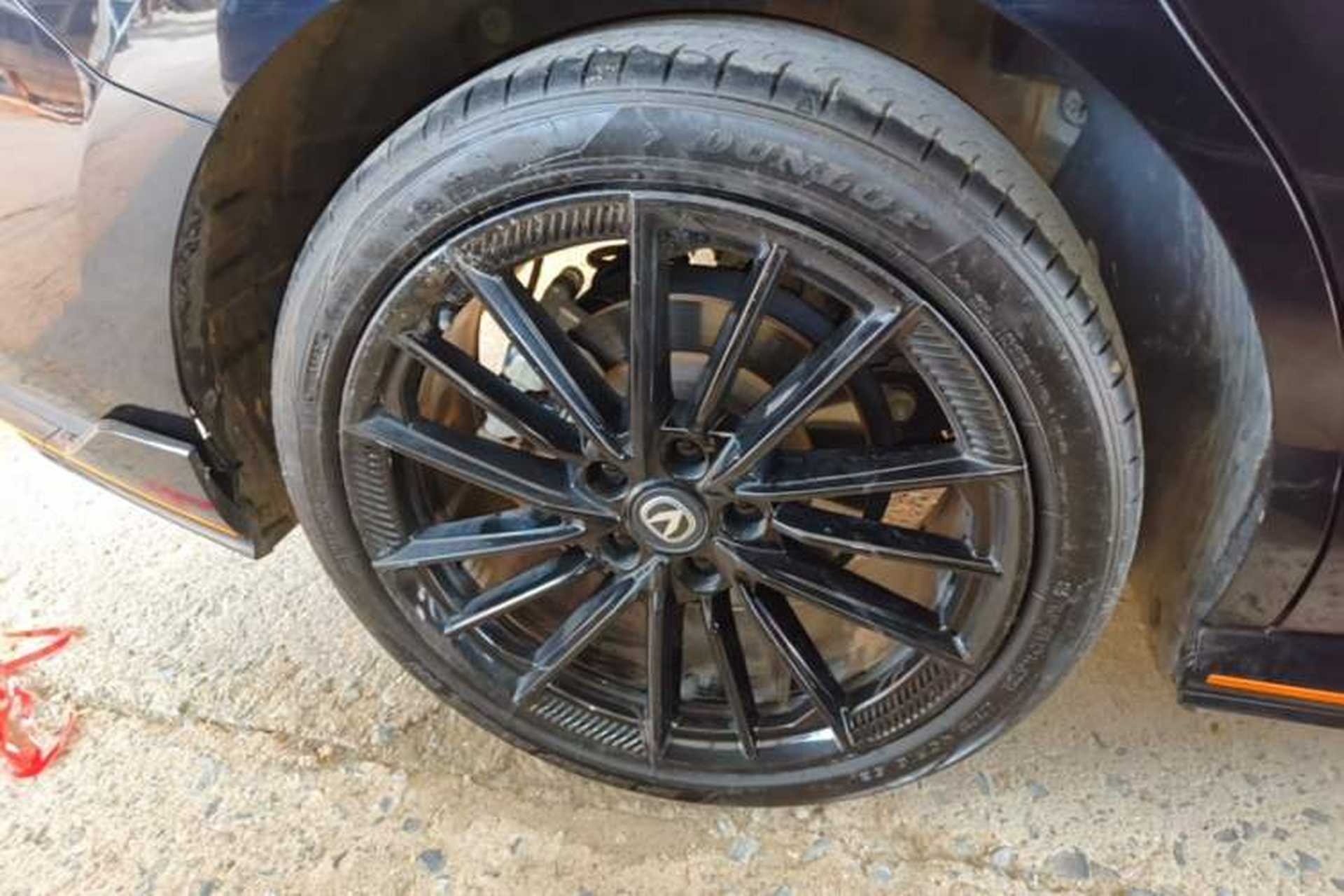 Used CHANGAN UNI-V 2023 2.0T Leading-Speed Edition Right Rear Wheel Hub