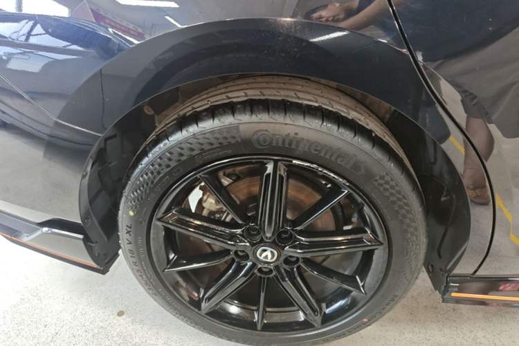 Used CHANGAN UNI-V 2023 2.0T Sport Edition Right Rear Wheel Hub