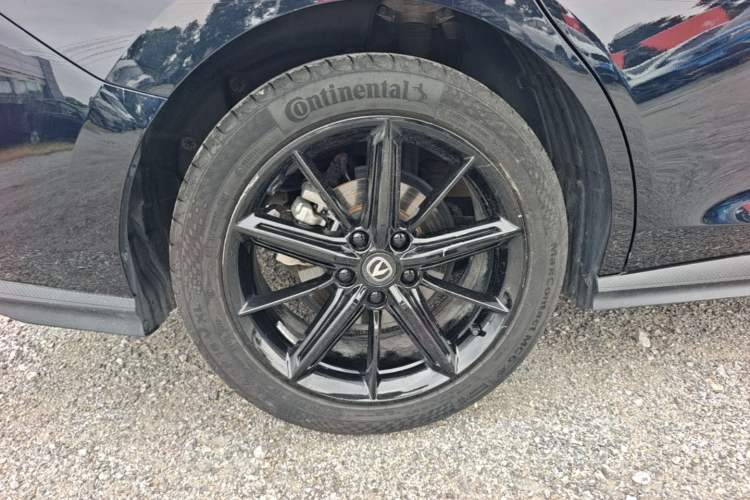 Used CHANGAN UNI-V 2023 1.5T Prestige Model Right Rear Wheel Hub