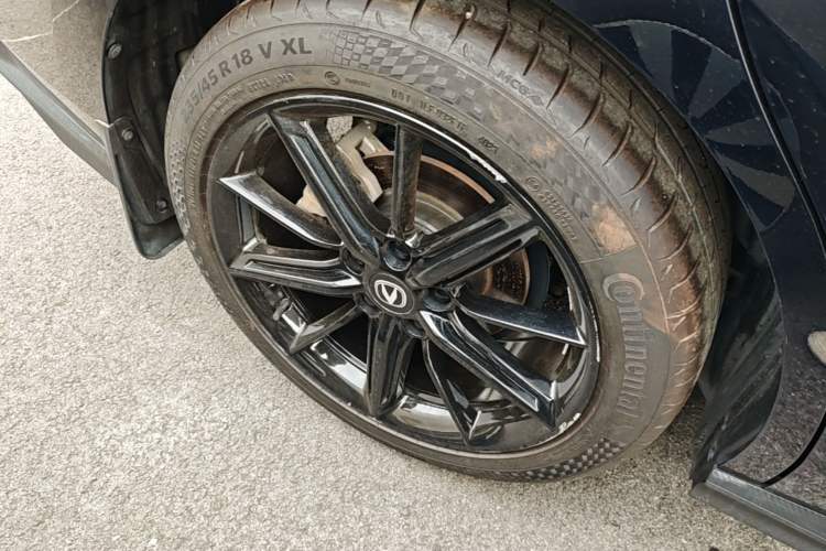 Used CHANGAN UNI-V 2023 1.5T Prestige Model Right Rear Wheel Hub