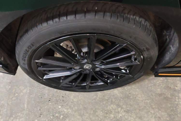Used CHANGAN UNI-V 2023 1.5T Sport Edition Right Rear Wheel Hub