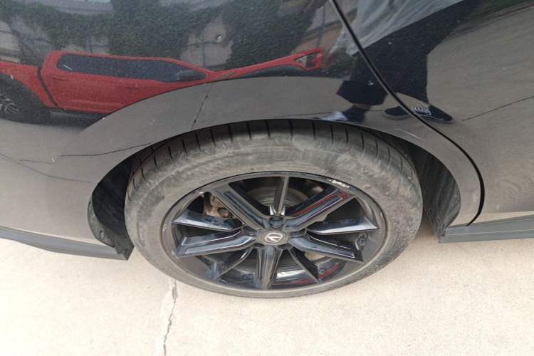 Used CHANGAN UNI-V 2023 1.5T Prestige Model Right Rear Wheel Hub