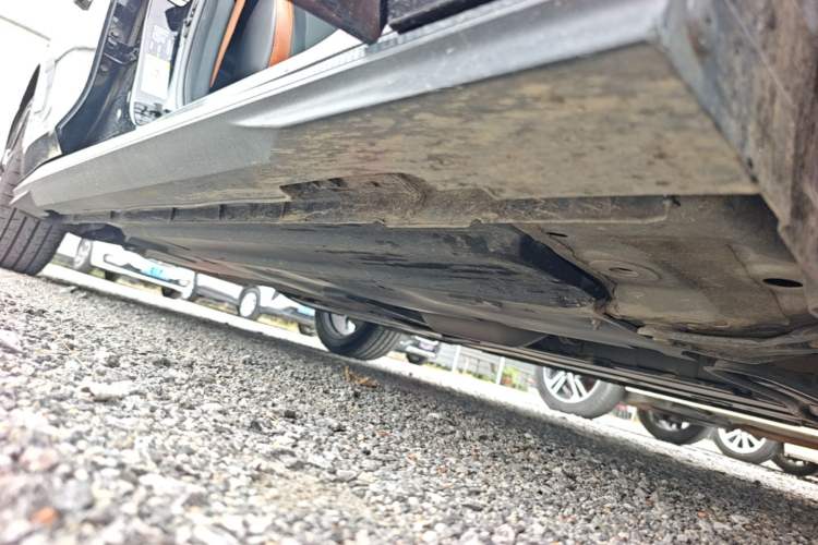 Used CHANGAN UNI-V 2023 1.5T Prestige Model Right Side Sill
