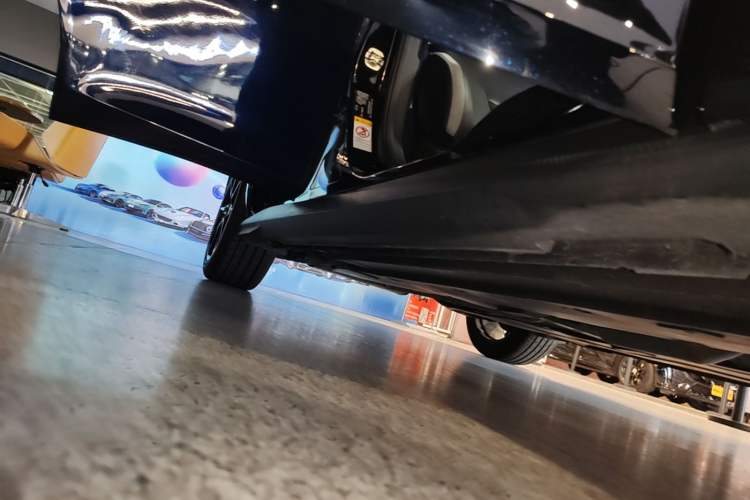 Used CHANGAN UNI-V 2023 1.5T Prestige Model Right Side Sill