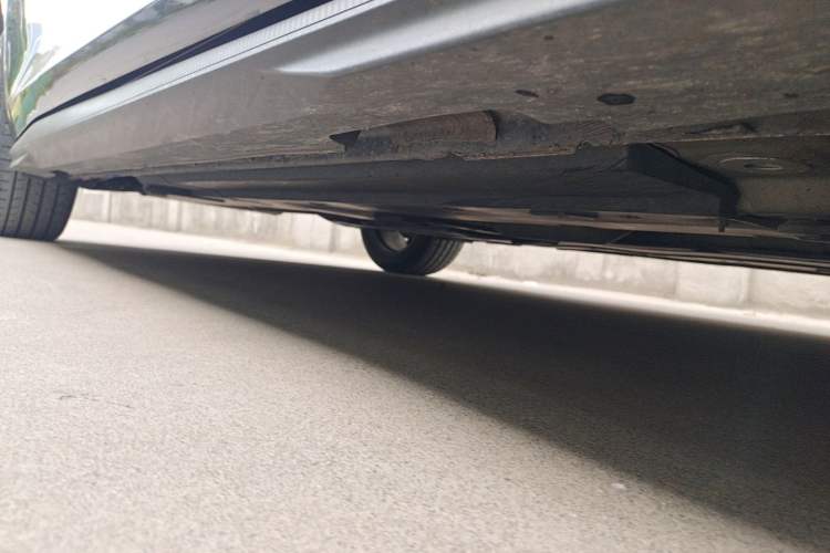 Used CHANGAN UNI-V 2023 1.5T Prestige Model Right Side Sill