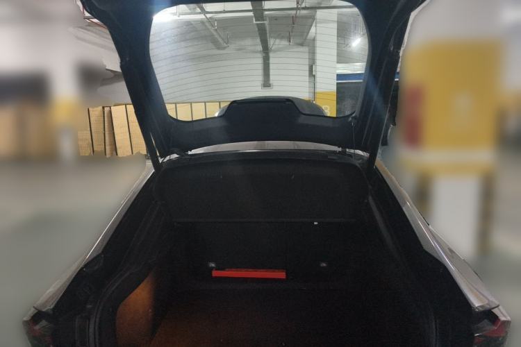 Used CHANGAN UNI-V 2023 1.5T Sport Edition Trunk