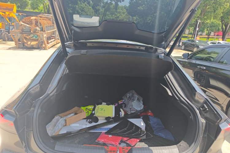 Used CHANGAN UNI-V 2023 1.5T Sport Edition Trunk